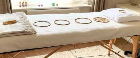 Healing couch with Light-life tools ready for a healing session